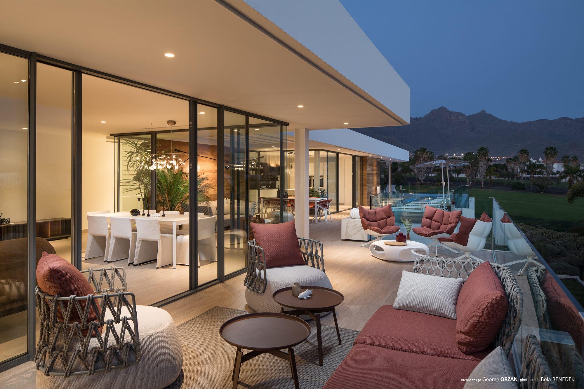 PEBBLE COFFEE TABLE 2