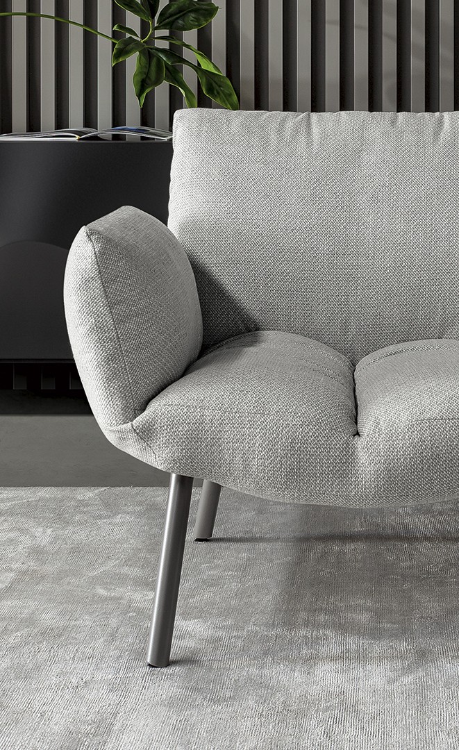 Pil armchair