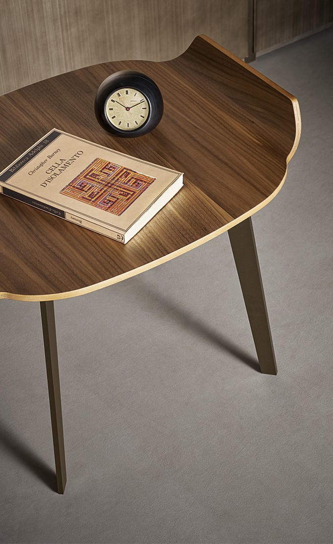 Olos bedside table