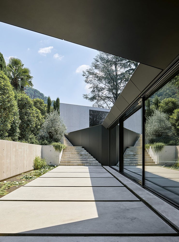 living-in-black-and-white_0-L