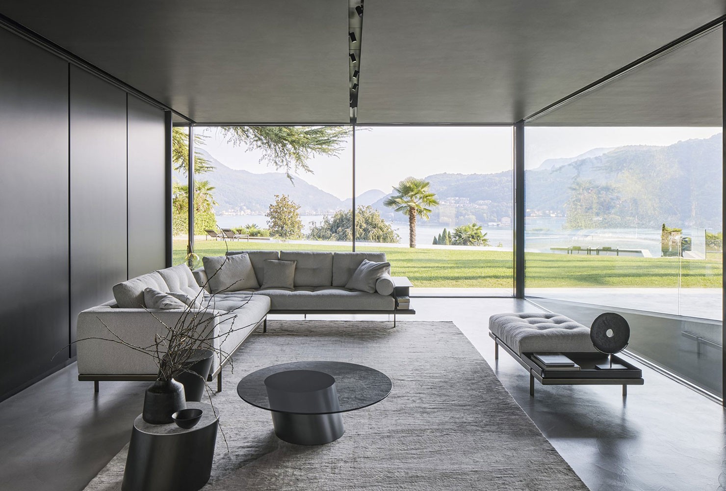 living-in-black-and-white_5-L