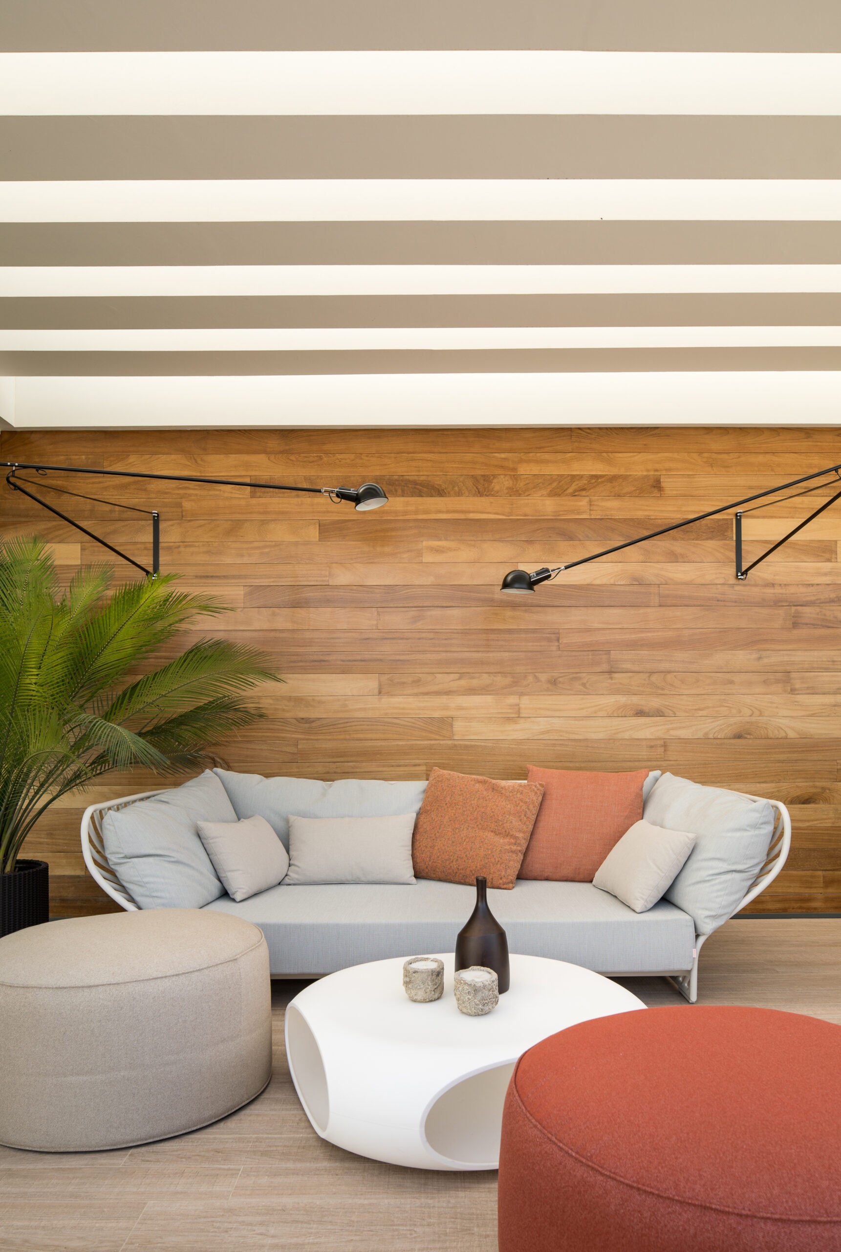 PEBBLE COFFE TABLE