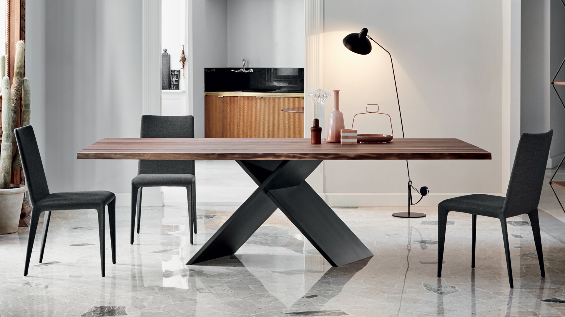 bonaldo-tavolo-ax-main-slider-02-5.jpg