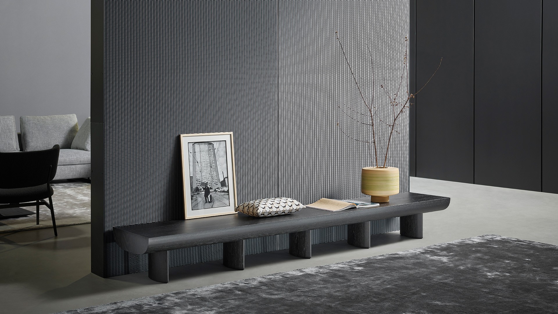 bonaldo-portatv-sculptural-main-slider