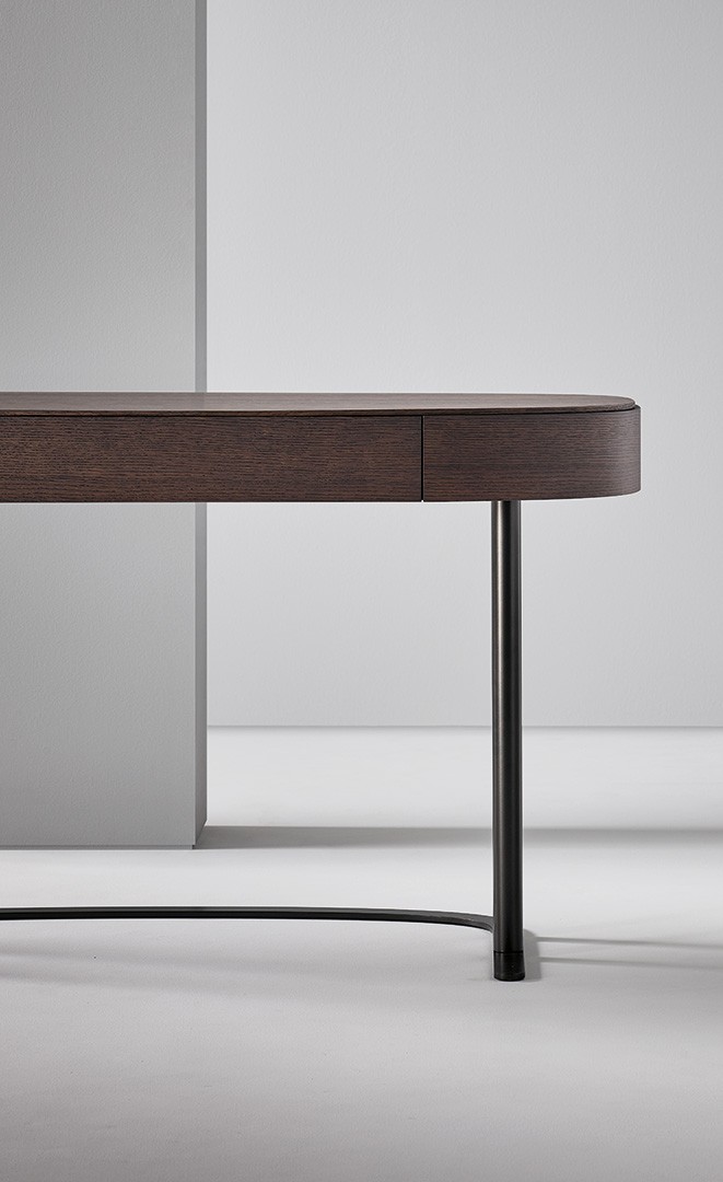 Isabey desk