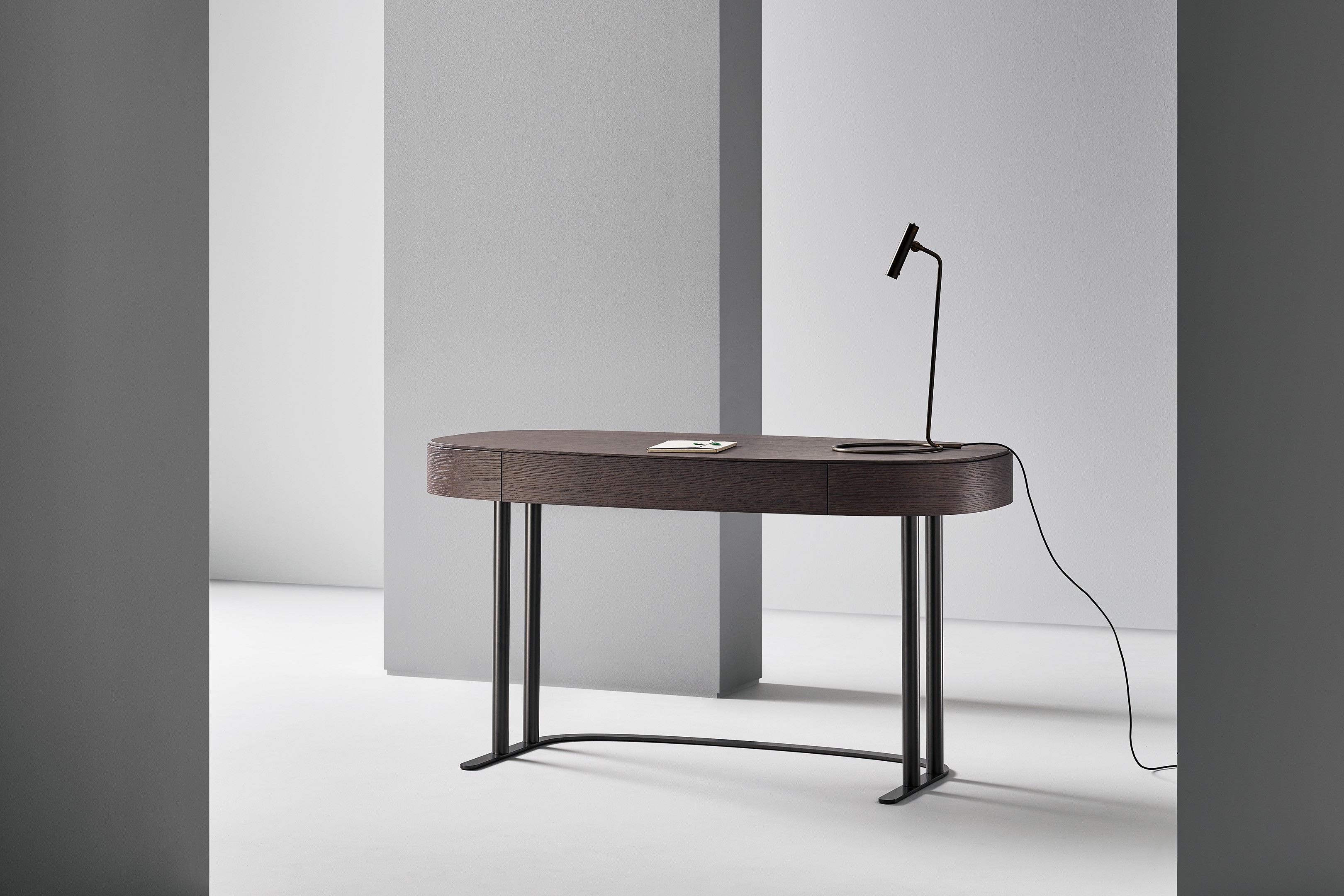 bonaldo-complementi-isabey-desk-gallery-03