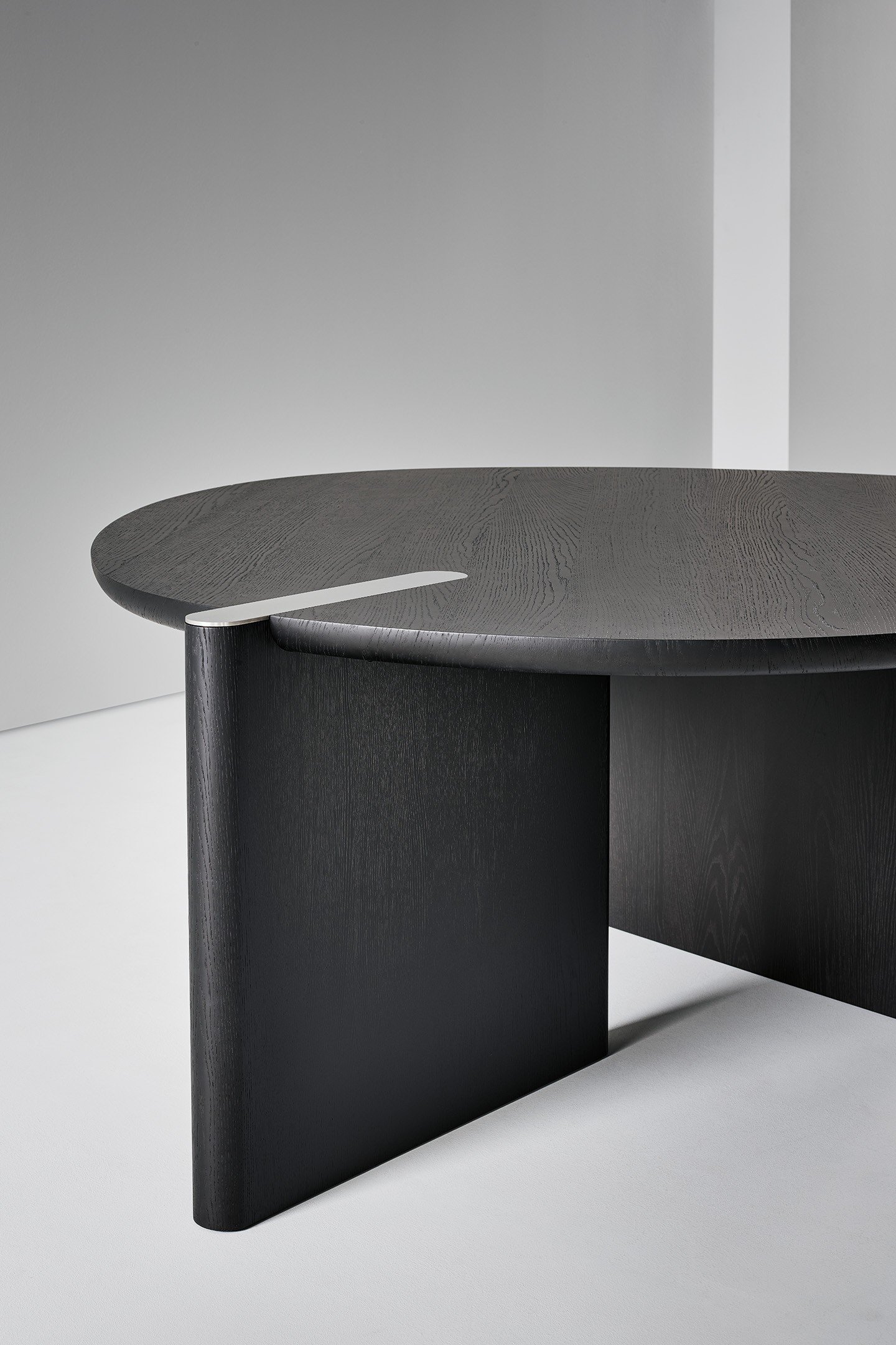 bonaldo-tavoli-flatiron-table-gallery-03