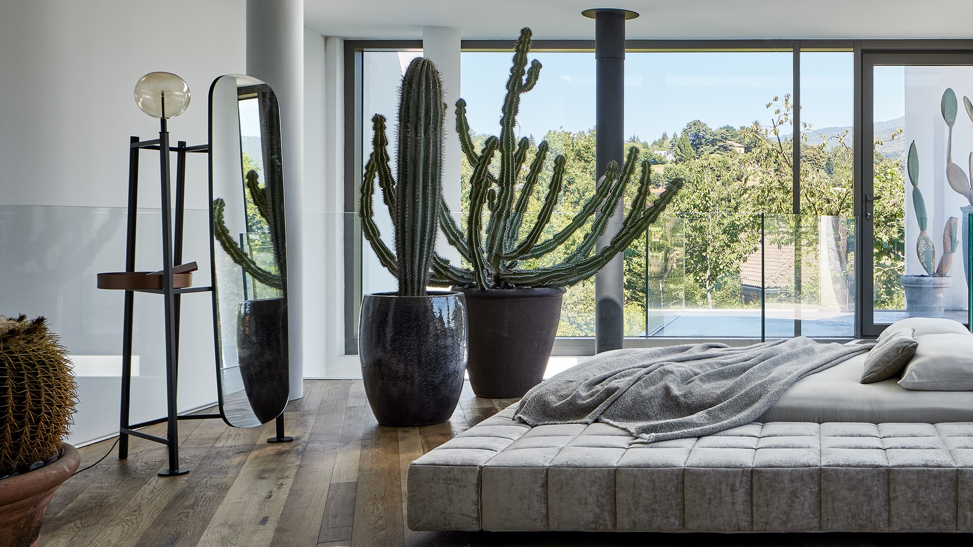 bonaldo-appendiabito-salome-main-slider